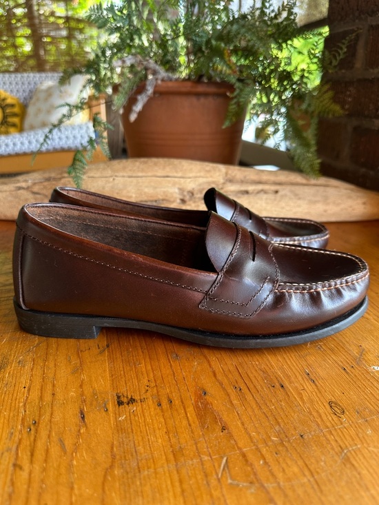 Eastland Shoes - Eastland Classic ll brown leather penny loafer academia/preppy. Size 7